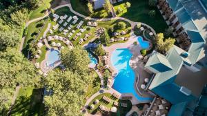 Bazén v ubytování Hyatt Regency Lake Tahoe Resort, Spa & Casino nebo v jeho okolí