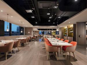 Hilton Taipei Sinban 레스토랑 또는 맛집