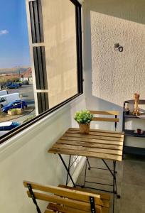 Balkón nebo terasa v ubytování SEA view from BED 100M Beach, Free Parking, Surf + 12 fotografií