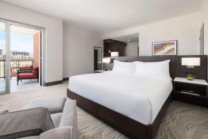 Doubletree By Hilton Tucson Downtown Convention Center客房内的一张或多张床位
