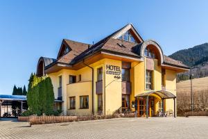 Üldine mäevaade või majutusasutusest Garni Hotel Gavurky pildistatud vaade