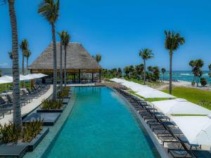 Басейн в Conrad Tulum Riviera Maya або поблизу