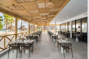 Mangrove Beach Corendon Curacao All-Inclusive Resort, Curio by Hilton餐廳或用餐的地方