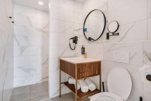 Mangrove Beach Corendon Curacao All-Inclusive Resort, Curio by Hilton衛浴