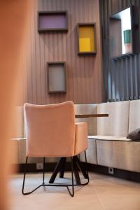 Hampton By Hilton Regensburg的休息区