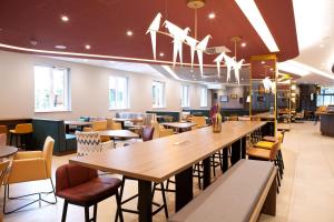 Hampton By Hilton Regensburg餐厅或其他用餐的地方