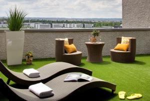 DoubleTree by Hilton Lyon Eurexpo & Spa的休息区