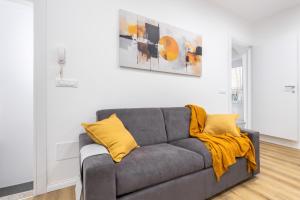 Χώρος καθιστικού στο Hostdomus - Azure Loft FREE GARAGE