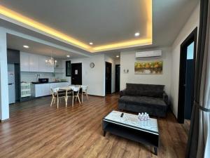 Kuchyň nebo kuchyňský kout v ubytování 2-12Pax, Free Parking, 3Room 2Bath, Vivacity Jazz 2 Kuching