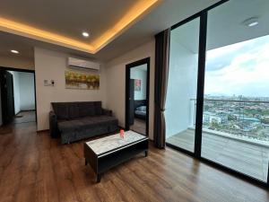 Posezení v ubytování 2-12Pax, Free Parking, 3Room 2Bath, Vivacity Jazz 2 Kuching