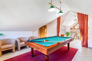 Piljardilaud majutusasutuses Garni Hotel Gavurky