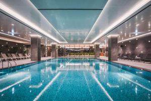 Bazén v ubytování DoubleTree By Hilton Seoul Pangyo nebo v jeho okolí + 37 fotografií