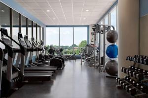 Фитнес-центр и/или тренажеры в Wyndham Grand Fallsview Hotel