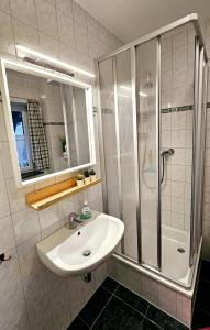 Koupelna v ubytování FeWo 2 im Ferienhaus Lohme-Hagen im Nationalpark