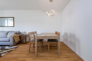 Posezení v ubytování KAYA Zurich Apartment 2A - Downtown 2BR Apt with Balcony