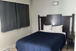 Postel nebo postele na pokoji v ubytování Travelodge by Wyndham Langley