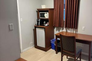 Kuchyň nebo kuchyňský kout v ubytování Travelodge by Wyndham Langley
