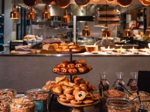 Eten bij of ergens in de buurt van het hotel

