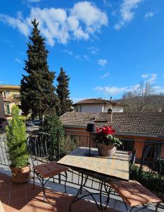 A balcony or terrace at Chiantirooms Guesthouse
