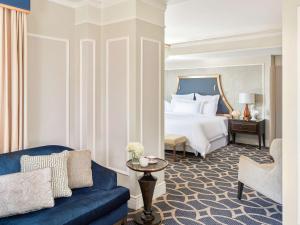 Postel nebo postele na pokoji v ubytování Fairmont Hotel Vancouver