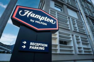 Hampton By Hilton Locarno的证书、奖牌、标识或其他文件