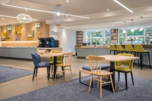 Hampton By Hilton Locarno餐厅或其他用餐的地方
