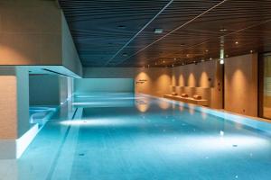 Keight Hotel Opatija, Curio Collection By Hilton内部或周边的泳池