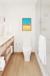 Um banheiro em Turtle Beach, a Tribute Portfolio All Inclusive Hotel
