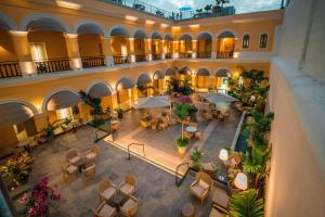 Restaurace v ubytování Palacio Provincial San Juan, Adults only, Curio Collection by Hilton
