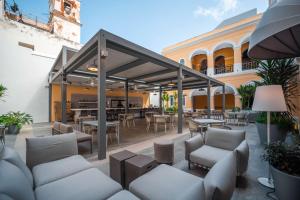 Posezení v ubytování Palacio Provincial San Juan, Adults only, Curio Collection by Hilton