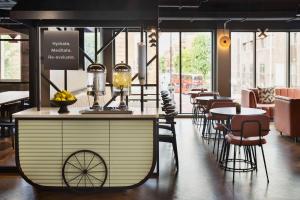 Spark by Hilton London Romford的休息区