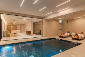 Terradamari Resort & Spa Marina di Modica,Tapestry by Hilton内部或周边的泳池