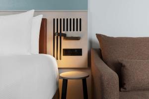 Spark by Hilton London Romford客房内的一张或多张床位