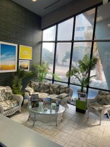 Posezení v ubytování Days Inn by Wyndham Virginia Beach At The Beach