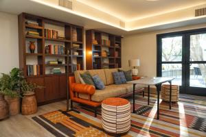 Arizona Biltmore, LXR Hotels & Resorts的休息区