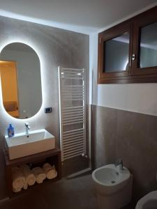 Afbeelding uit fotogalerij van juli's guest house in San Lazzaro di Savena +17 foto's