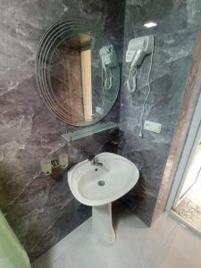 Ένα μπάνιο στο Abubakir Guests House +31 φωτογραφίες