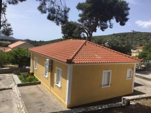 Το κτήριο όπου στεγάζεται  η βίλα