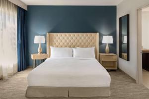 Postel nebo postele na pokoji v ubytování Homewood Suites by Hilton Palo Alto
