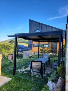 Loodusmaastik villa lähedal