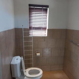 Ένα μπάνιο στο Overnight Lodge