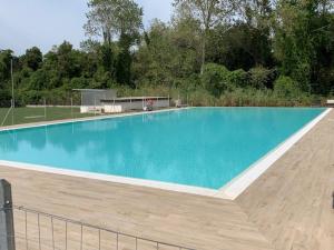 Bazén v ubytování Elegant Seaside Apartment with Pool and Parking nebo v jeho okolí