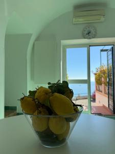 Фотография из галереи Casa Gabriella - Amalfi Coast - Free Parking - Full Sea View в городе Виетри