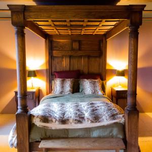 Postel nebo postele na pokoji v ubytování Chambre d'hôte médiévale