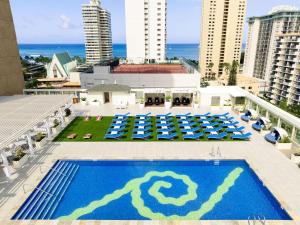 Hilton Waikiki Beach Resort & Spa内部或周边的泳池