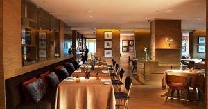 DoubleTree by Hilton Johor Bahru的休息区