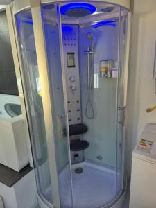 Ένα μπάνιο στο Dolce Rosso Arona +9 φωτογραφίες