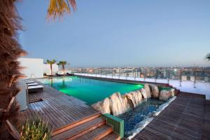 Bazén v ubytování Hilton Garden Inn Lecce nebo v jeho okolí