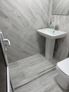 Koupelna v ubytování NarVar Hotel + 23 fotografií
