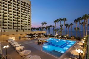 Bazén v ubytování Mersin HiltonSA nebo v jeho okolí